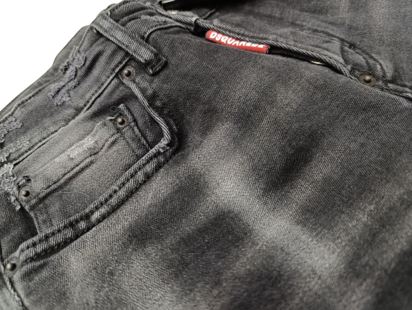 Pantaloncino DSQUARED2 jeans  Grigio scuro con tascone e cavallo a bottonato