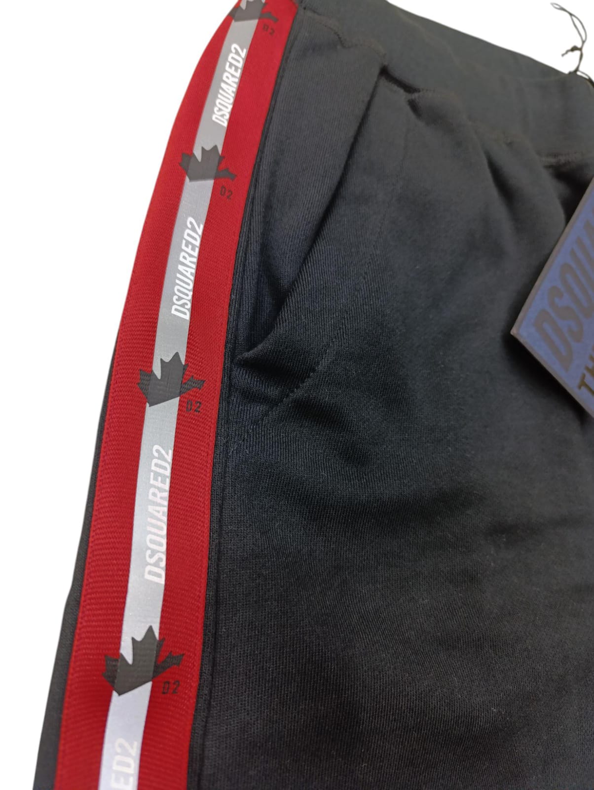 Pantaloncino DSQUARED2 in cotone  Grigio scuro con fascia rinfrangente laterale