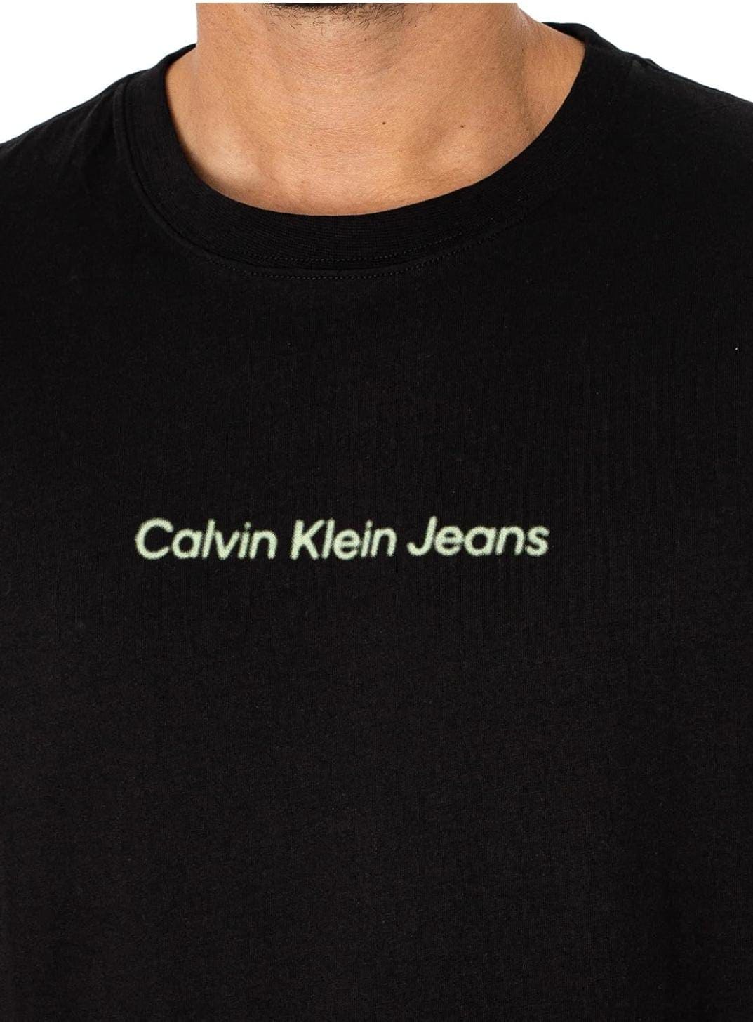 T-shirt Calvin Klein nera