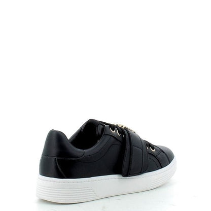 Sneakers ICON In ecopelle con logo in strappo